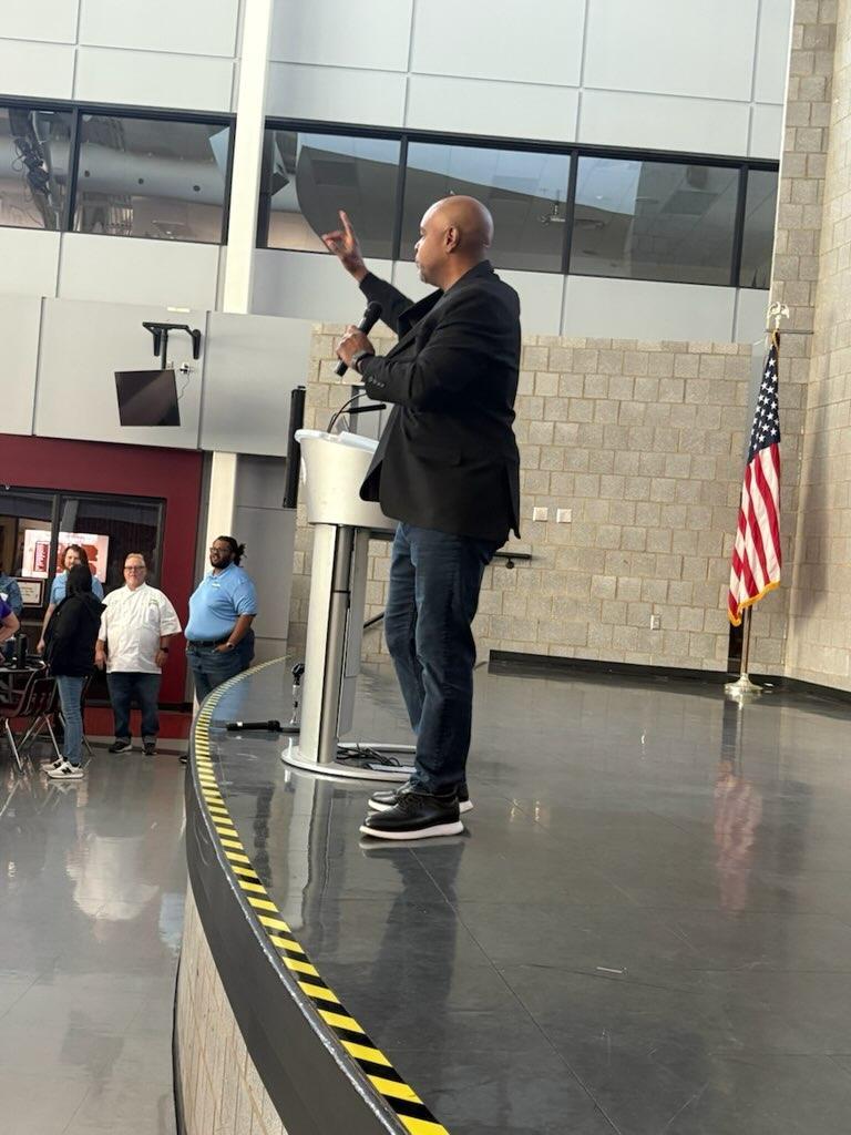 Featured keynote photo 1